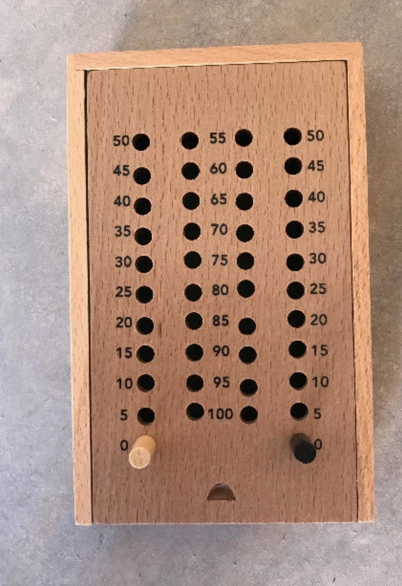 Marqueur de score en bois Crokinole et organisateur de disques